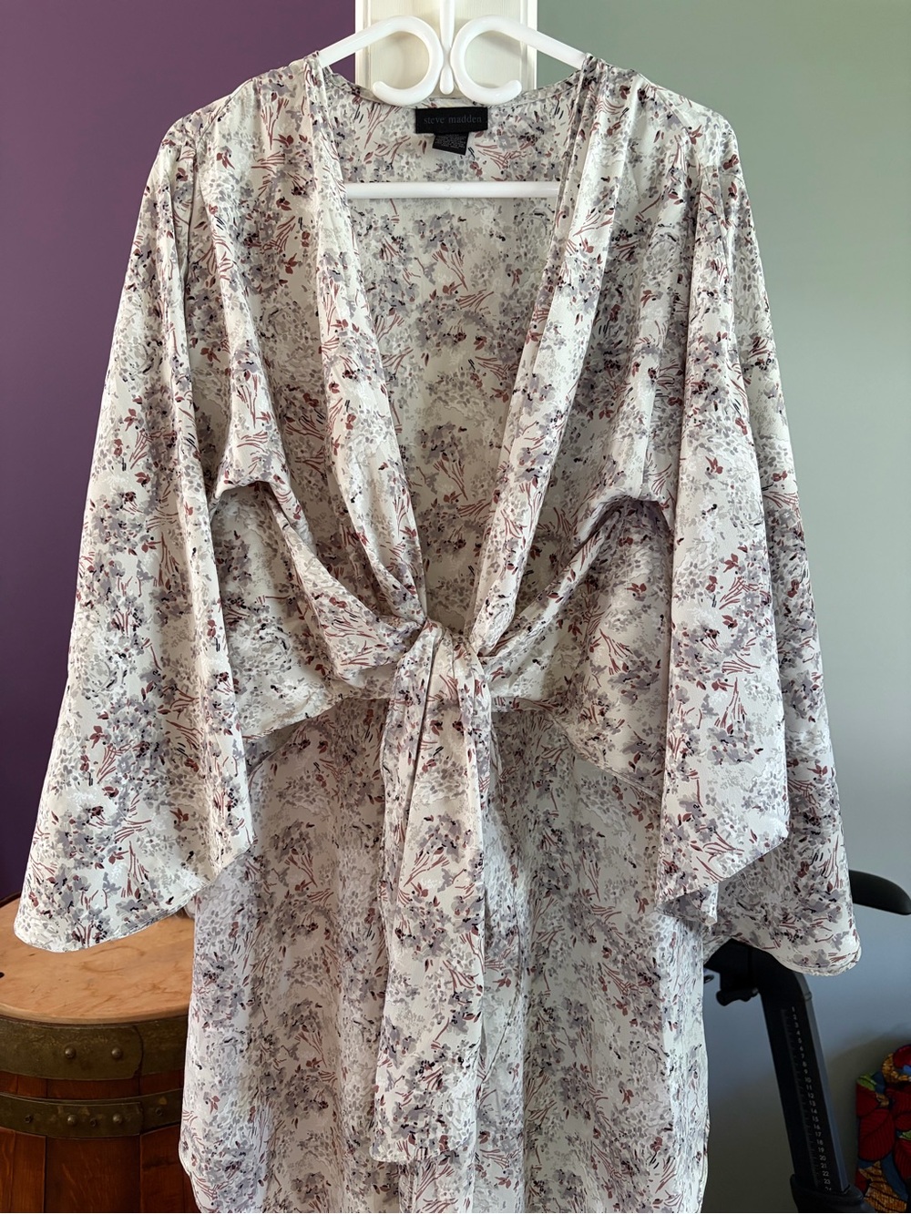 Steve Madden Cream Blouse with Mauve and Gray Floral Print - Picture 3 of 6